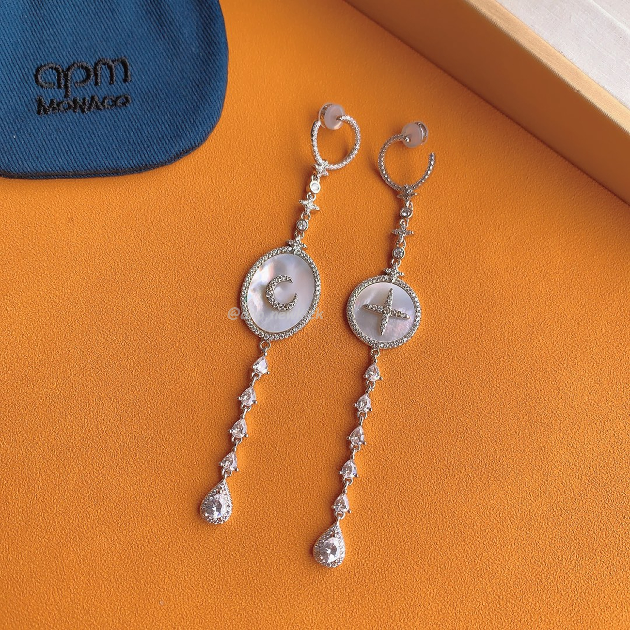 Apm Monaco Star Mother Of Pearl Earrings (10) - www.newkick.vip